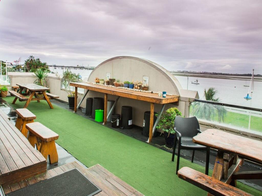 Hostel Harbourside City Backpackers Tauranga Exterior foto